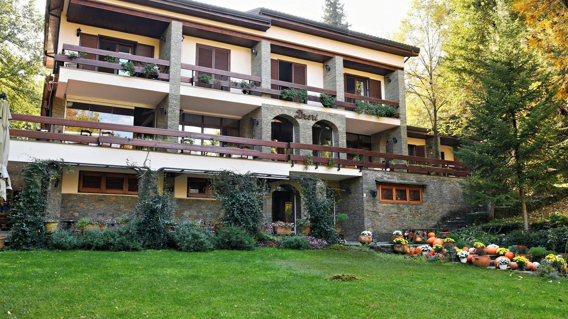 Hotel Restaurant Dreri Tirana