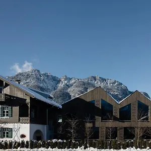 Quartier - Ueber Nacht In Besonderer Architektur Garmisch-Partenkirchen